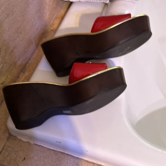 MICHAEL KORS Montgomery Sandal Shiny Vachetta Patent Leather Wedge Size 7M - Picture 4 of 6